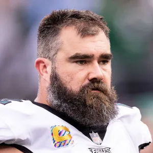 Promo Jason Kelce Doesn't Like Seeing Taylor Swift Dad Wearing Chiefs Gear