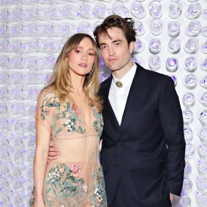 Robert Pattinson Loves Taking Care of Pregnant Suki Waterhouse Before Their Baby s Arrival 631