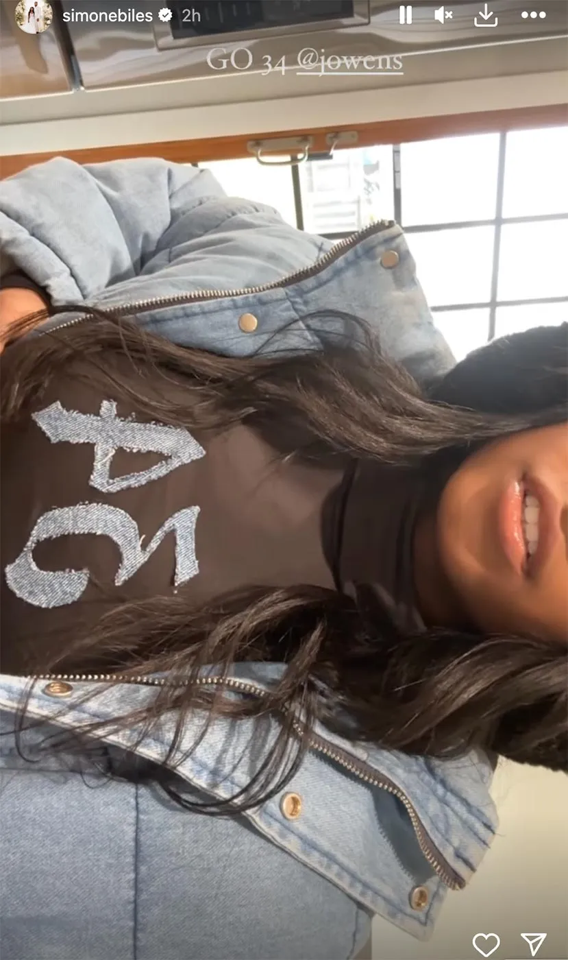 Simone Biles Cheers on Jonathan Owens During Green Bay Packers Game Against Tampa Bay Buccaneers