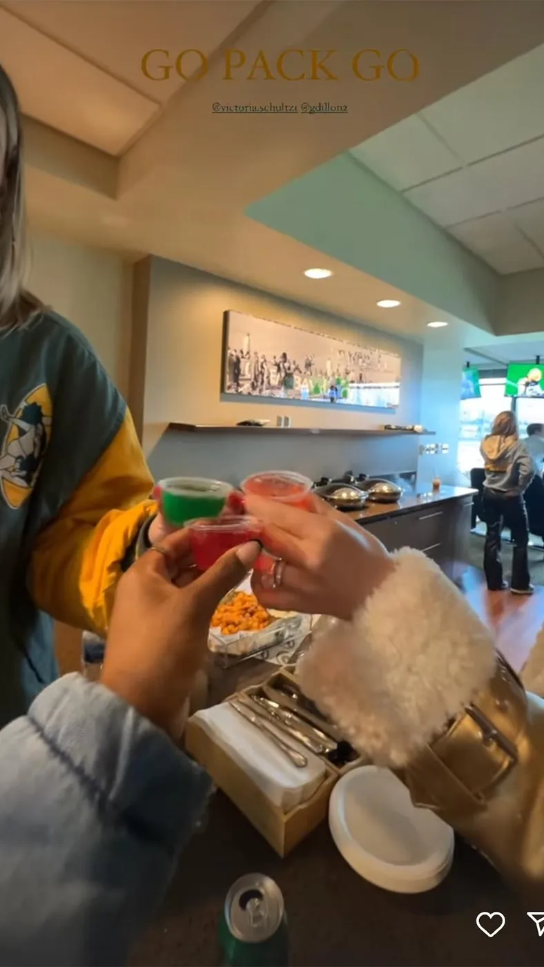 Simone Biles Cheers on Jonathan Owens During Green Bay Packers Game Against Tampa Bay Buccaneers