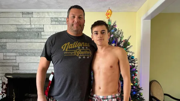 Survivor Alum Brett LaBelle Mistaken for Boyfriend Chris Stanley s Father While Xmas Tree Shopping 919