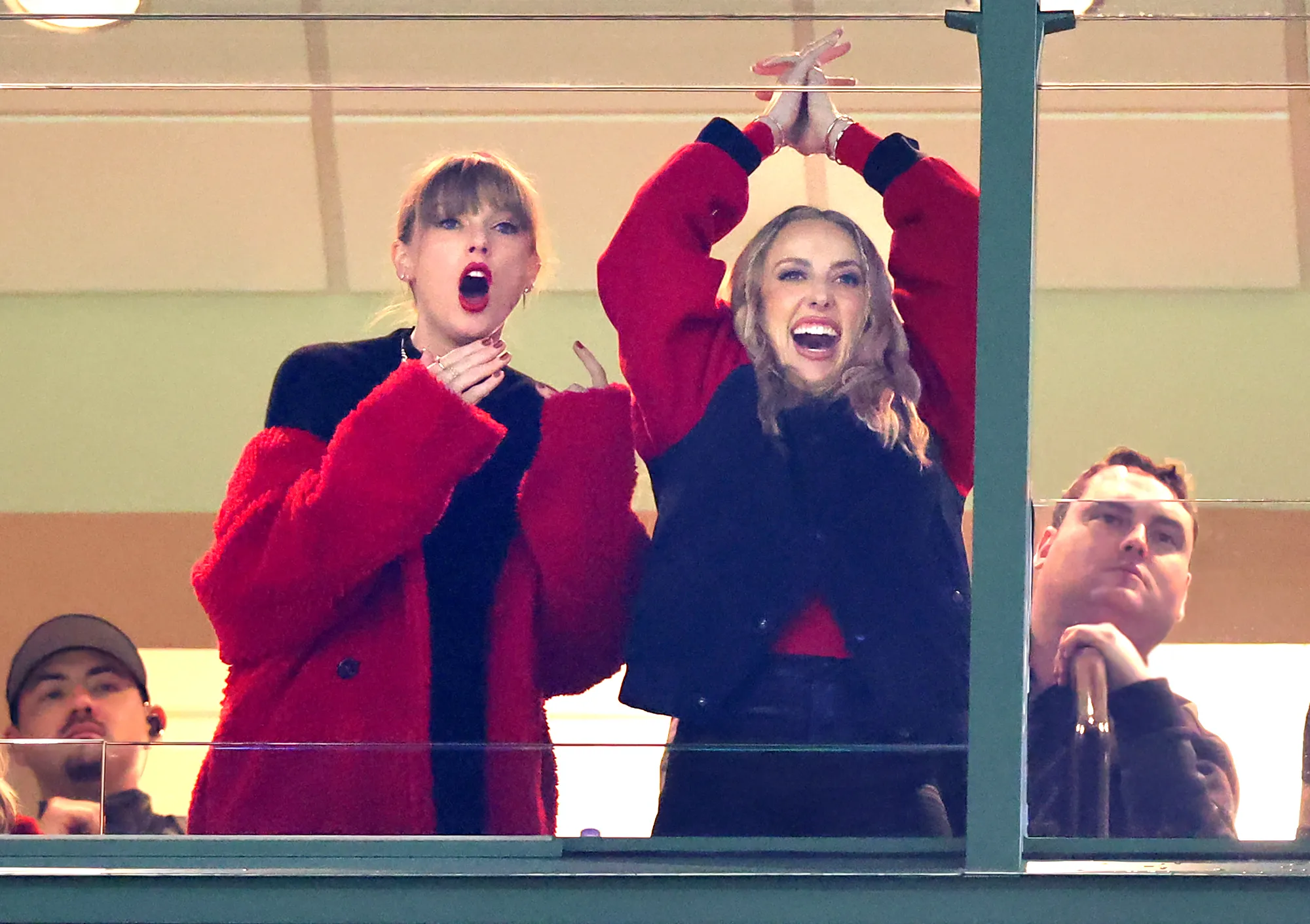Taylor Swift Fans Think She Borrowed Brittany Mahomes&rsquo; Red Teddy Coat to Kansas City Chiefs Game
