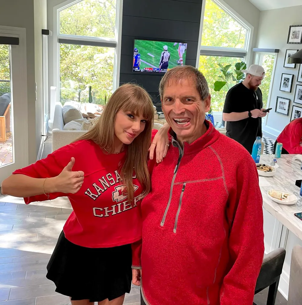 Taylor Swift Made 'Awesome' Cinnamon Buns Before Travis Kelce's Chiefs vs. Bears Game