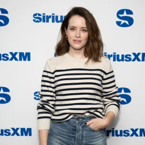 The Crown s Claire Foy Refuses to Sign Fan Autograph With a Blue Pen I Don t Do Blue