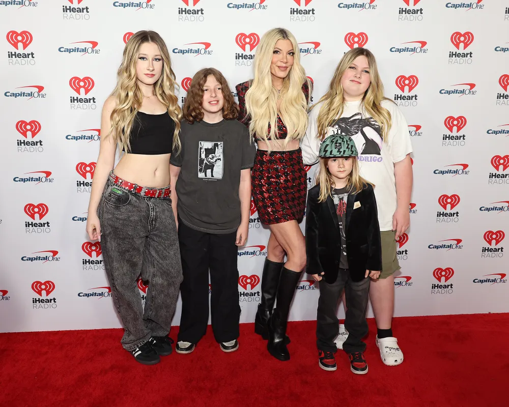Tori Spelling and 4 Youngest Kids Are All Smiles at Jingle Ball After Dean McDermott Estrangement