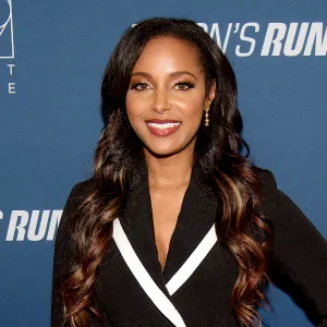 WWE’s Brandi Rhodes’ Healthy Day Includes Protein Shakes and Headstands for Turning Her ‘Mind Inward