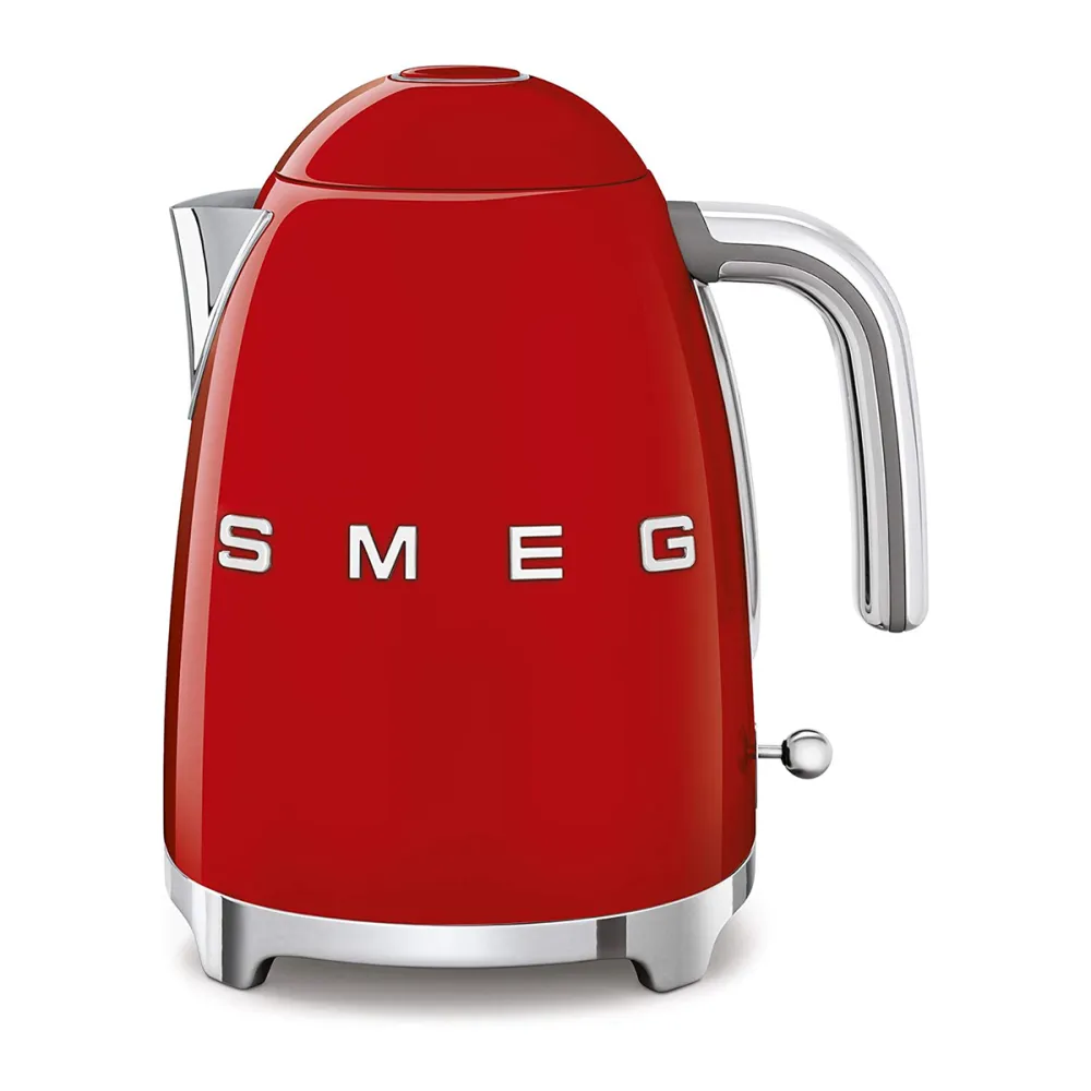 chelsea-zeferina-gift-guide-amazon-smeg-kettle