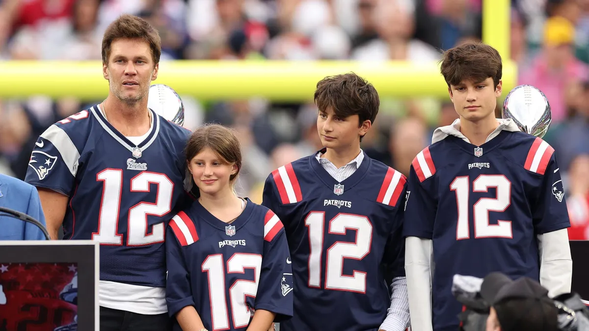 Tom Brady Shares Sweet Snaps from Holiday Ski Trip With Kids