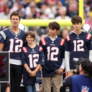 Tom Brady Shares Sweet Snaps from Holiday Ski Trip With Kids
