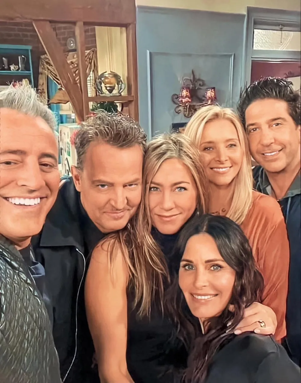 04 Friends Reunion. Matthew Perry Luxury Handbag Shopping 2404.pdf