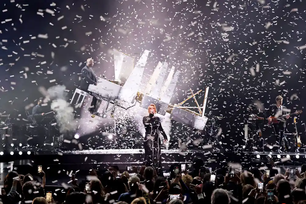 Adele Teases She Will Go on Tour for Next Album