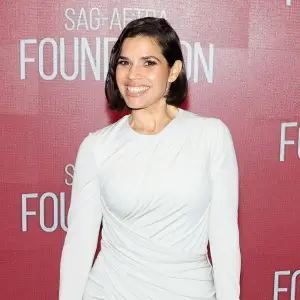 America Ferrera FaceTimed Sisterhood of Traveling Pants Costars After Oscar Nom” 015