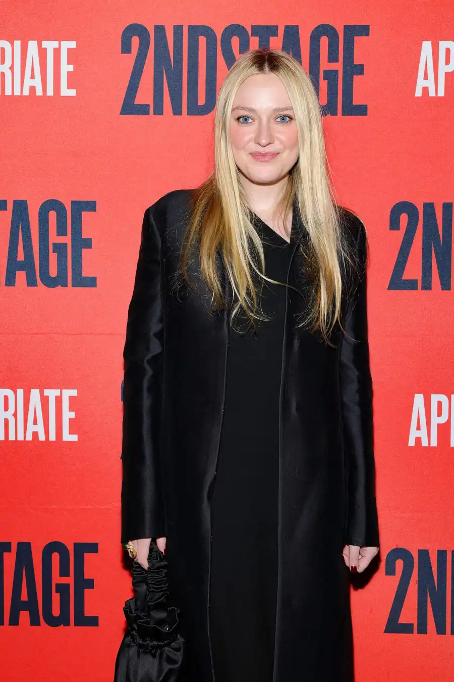 Celebrities Reveal Their Go-To Karaoke Songs 047 Dakota Fanning