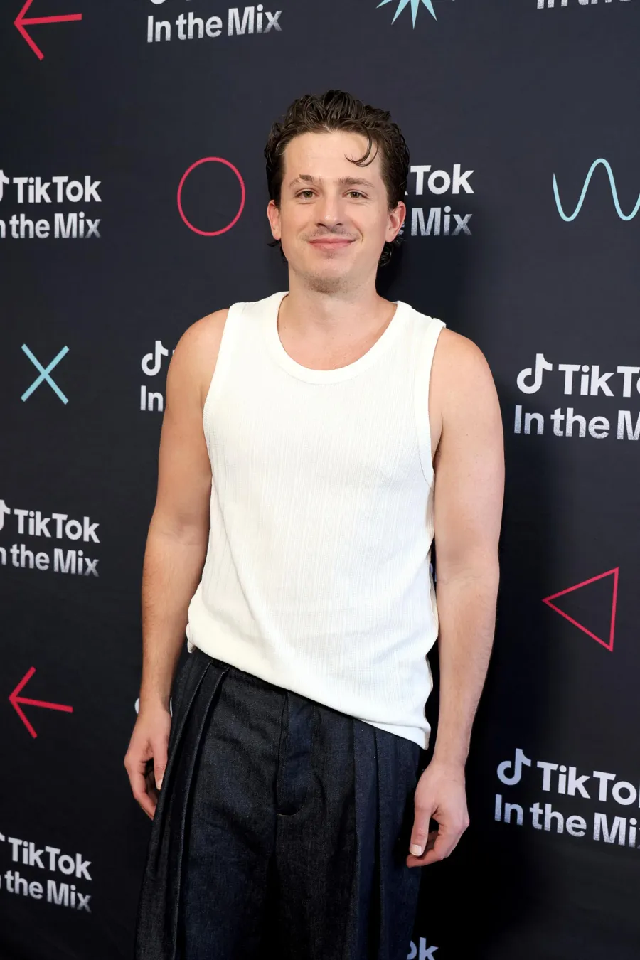 Celebrities Reveal Their Go-To Karaoke Songs 050 Charlie Puth