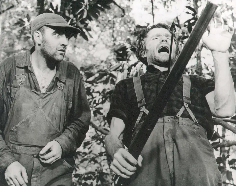 Deliverance Actor Herbert Coward Dead at Age 85 After Car Crash With Girlfriend and Their 2 Pets 124