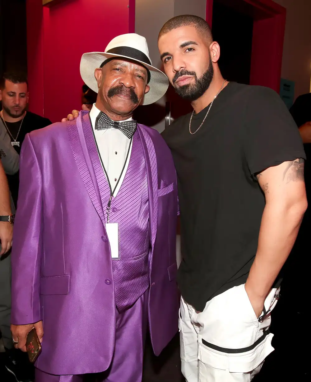 Drake&rsquo;s Parents Pose Together During Father&rsquo;s 1st Trip to Canada in 15 Years: &lsquo;They Let the OG Back In&rsquo;