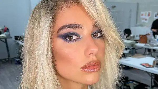Feature Dua Lipa Blonde