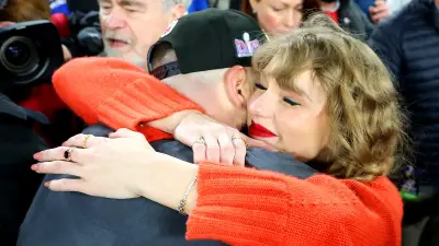 Feature Taylor Swift Latest Jewelry Gives Special Nod to Travis Kelce at the Kansas City Chiefs 2