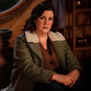 Feature Yellowjackets Star Melanie Lynskey Reveals Why She Won't Be at the Emmys Despite Being Nominated