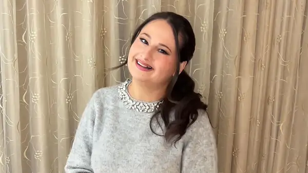 Gypsy Rose Shares Outfit of the Day