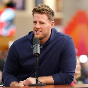 J.J. Watt Shares the 1 Thing He Wishes People Told Him Before Becoming a Dad 605