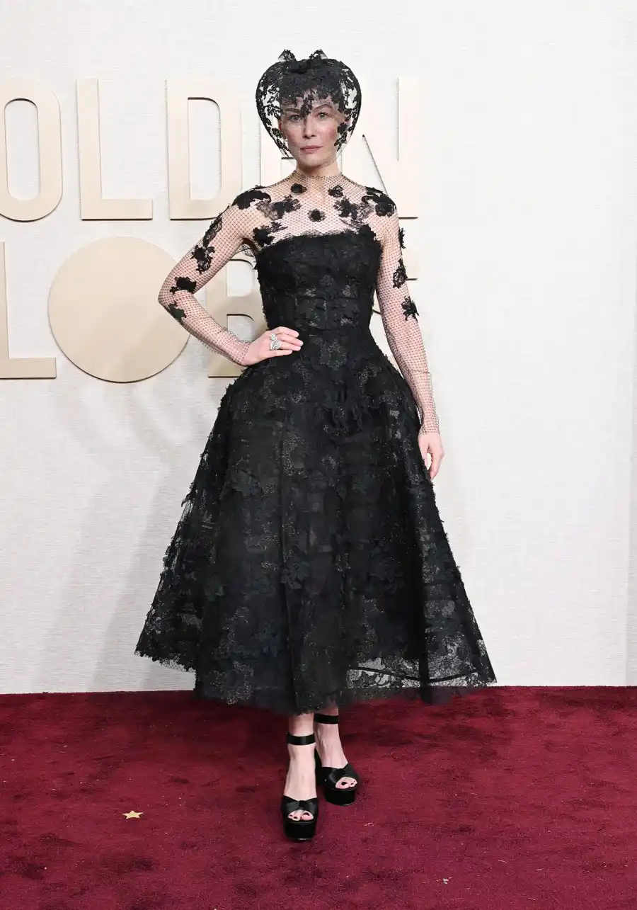 Jacob Elordi Barry Keoghan and Saltburn Cast Didn t Need a Bathtub to Steal the Show at 81st Golden Globes 826