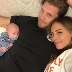 Jana Kramer Stars Counting Down Until 2024