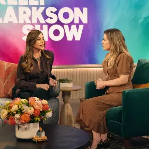 Kelly Clarkson Can’t Believe Sofia Vergara’s ‘Slight’ Transformation in ‘Griselda’