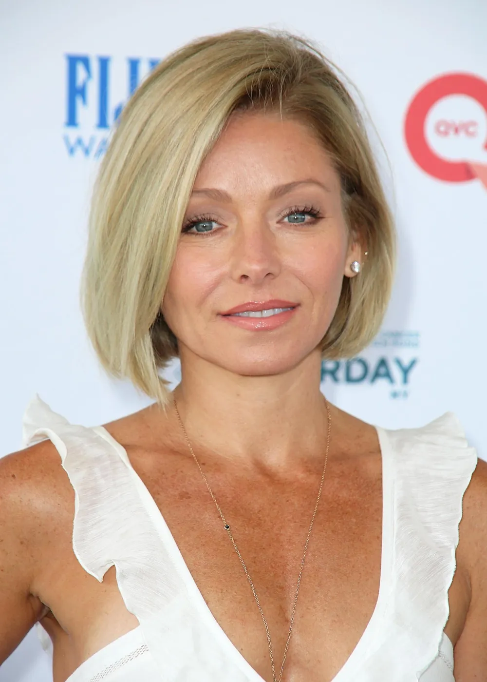 Kelly Ripa Hesitates To Cut Her Hair Short Again After Getting a Botched Carol Brady Haircut