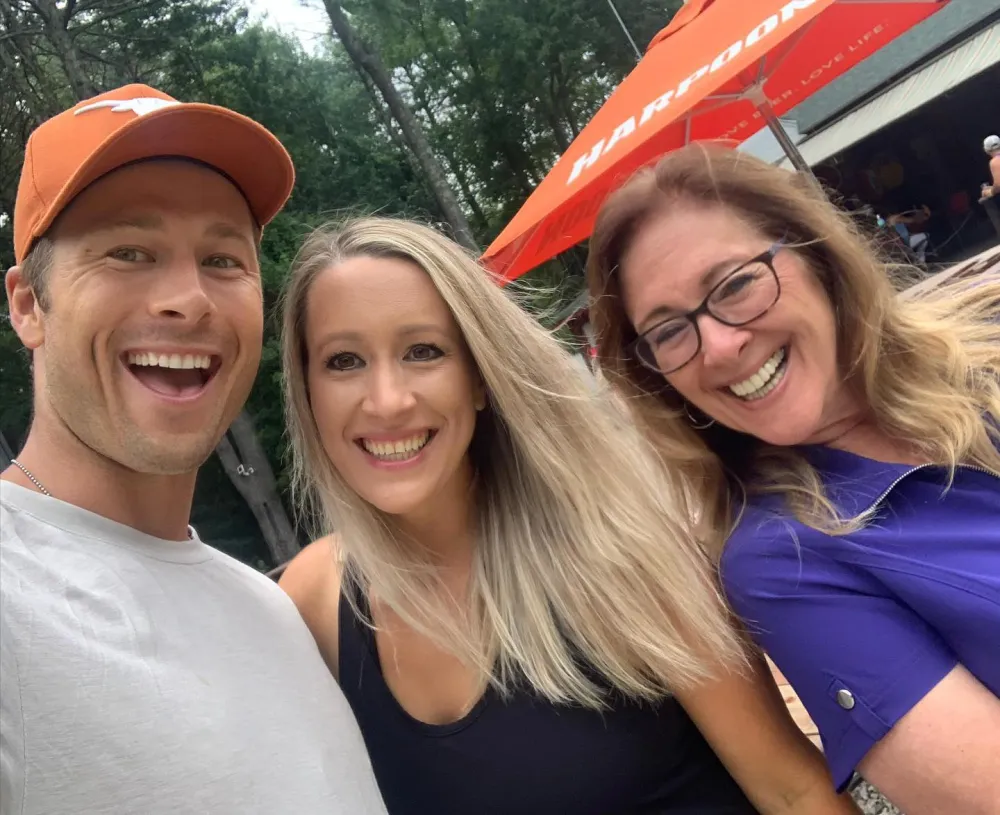 Glen Powell&rsquo;s Family Guide- Meet the Actor&rsquo;s Parents and 2 Siblings