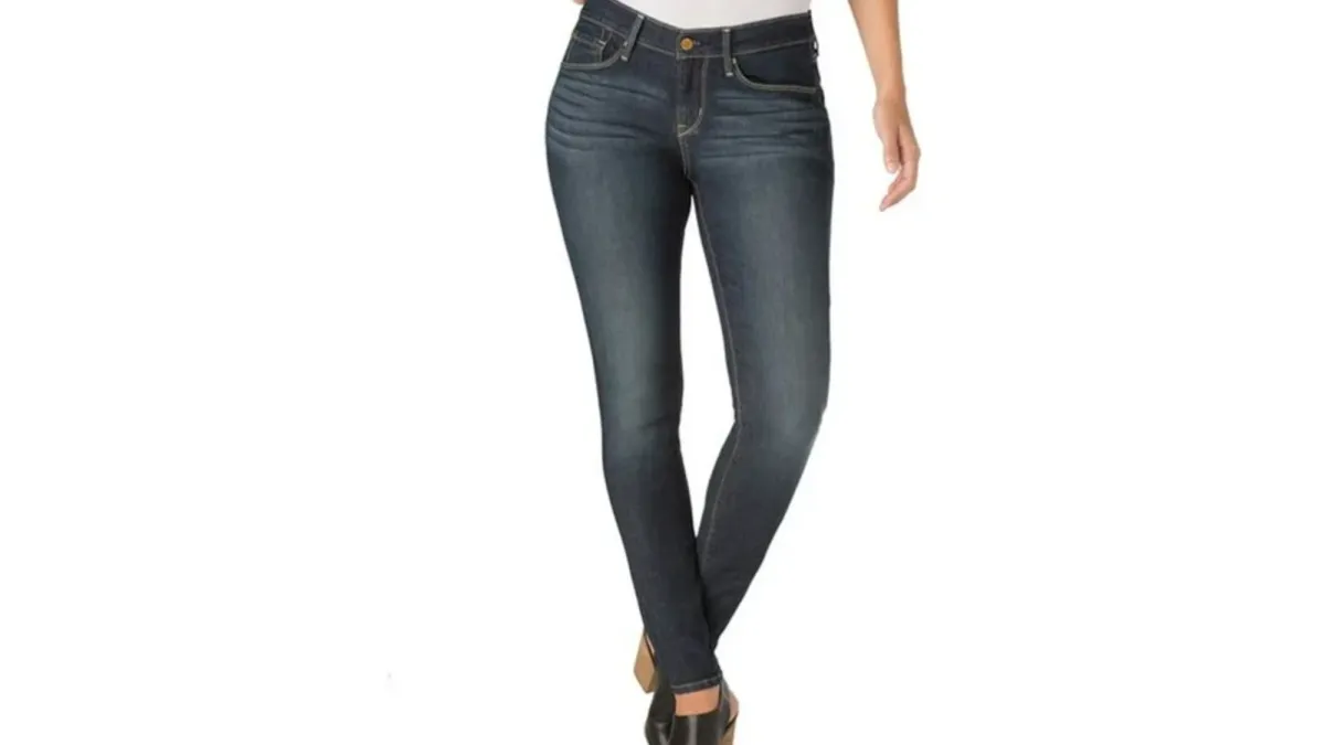 Signature by Levi Strauss & Co. Women's Curvy Skinny Jeans