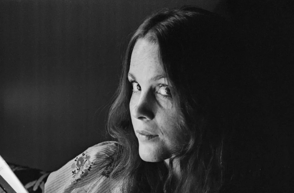 Mia Farrow Announces Sister Tisa Died at 72