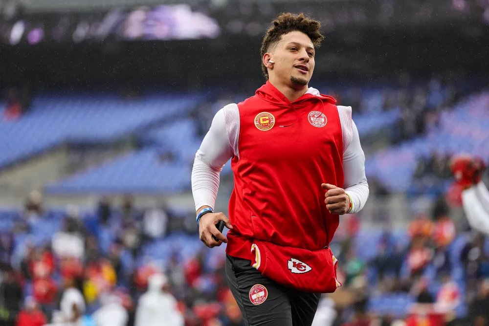 Patrick Mahomes Proclaims It s Dad Bod Season After Shirtless Locker Room Celebration 623