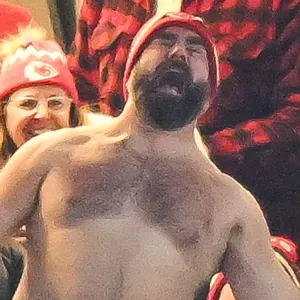 Promo Jason Kelce Daughter Reacted to His Shirtless TD Celebration