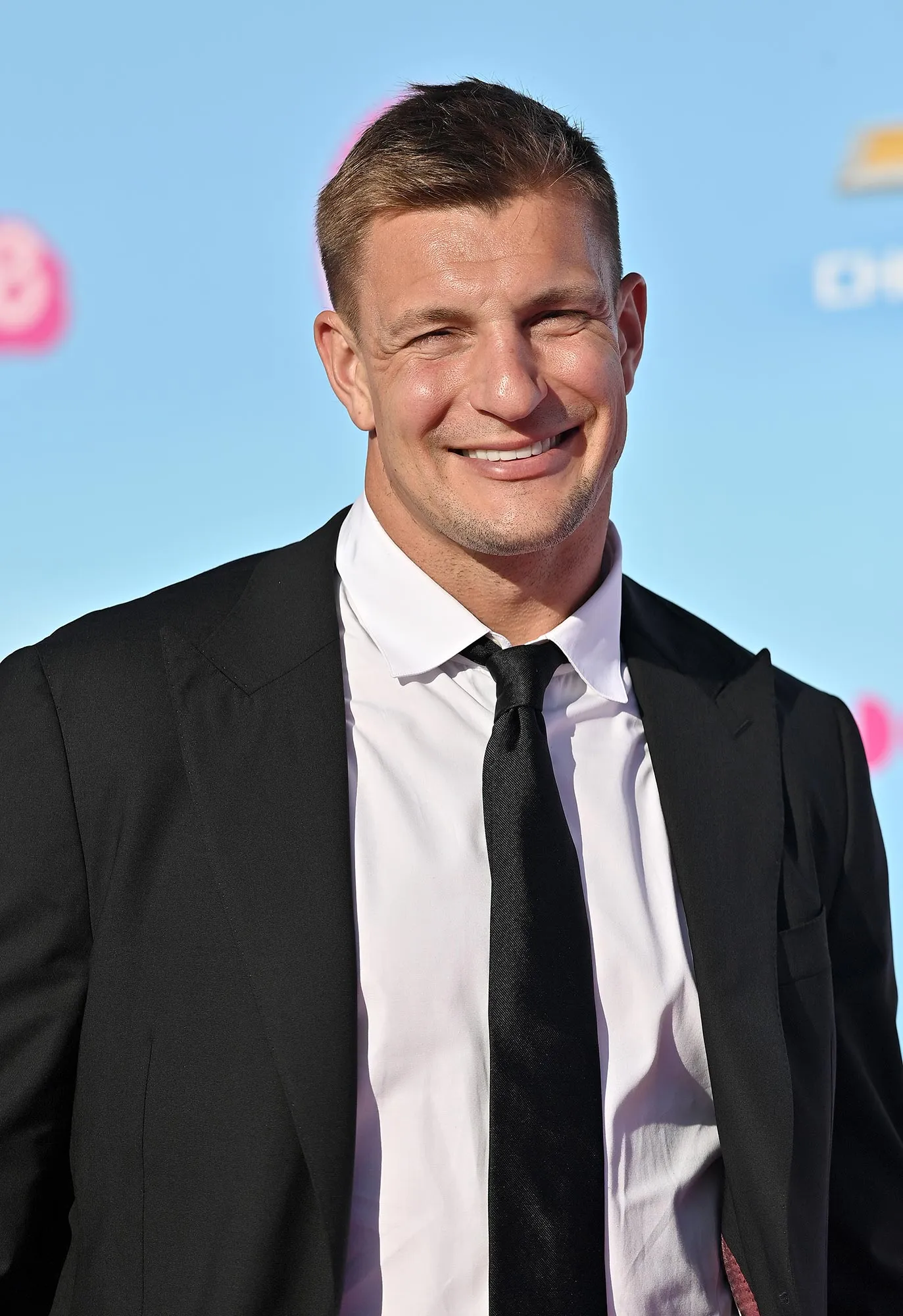 Rob Gronkowski Returns for Redemption in FanDuel's 2024 Super Bowl Kick of Destiny 2 Campaign