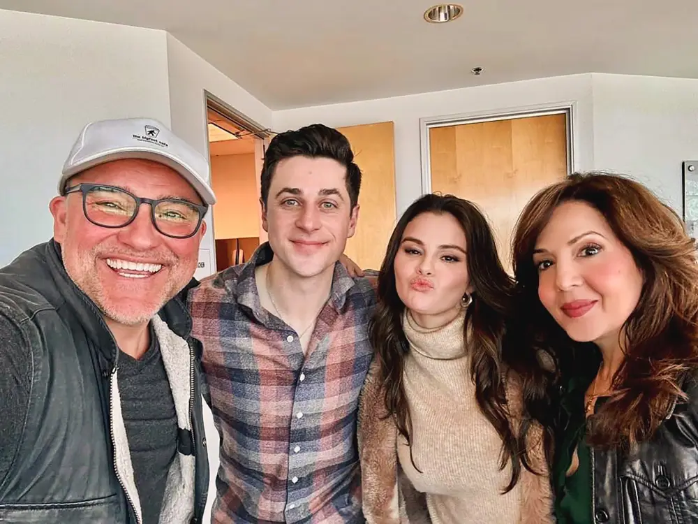 Selena Gomez and &lsquo;Wizards of Wavery Place&rsquo; Costars Are TV Family Goals in Sweet Reunion Photo