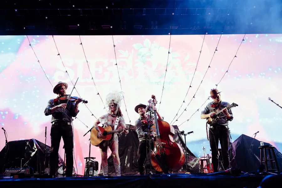 Sierra Ferrell Felicia Garcia 02 2023 Wild Horses Festival