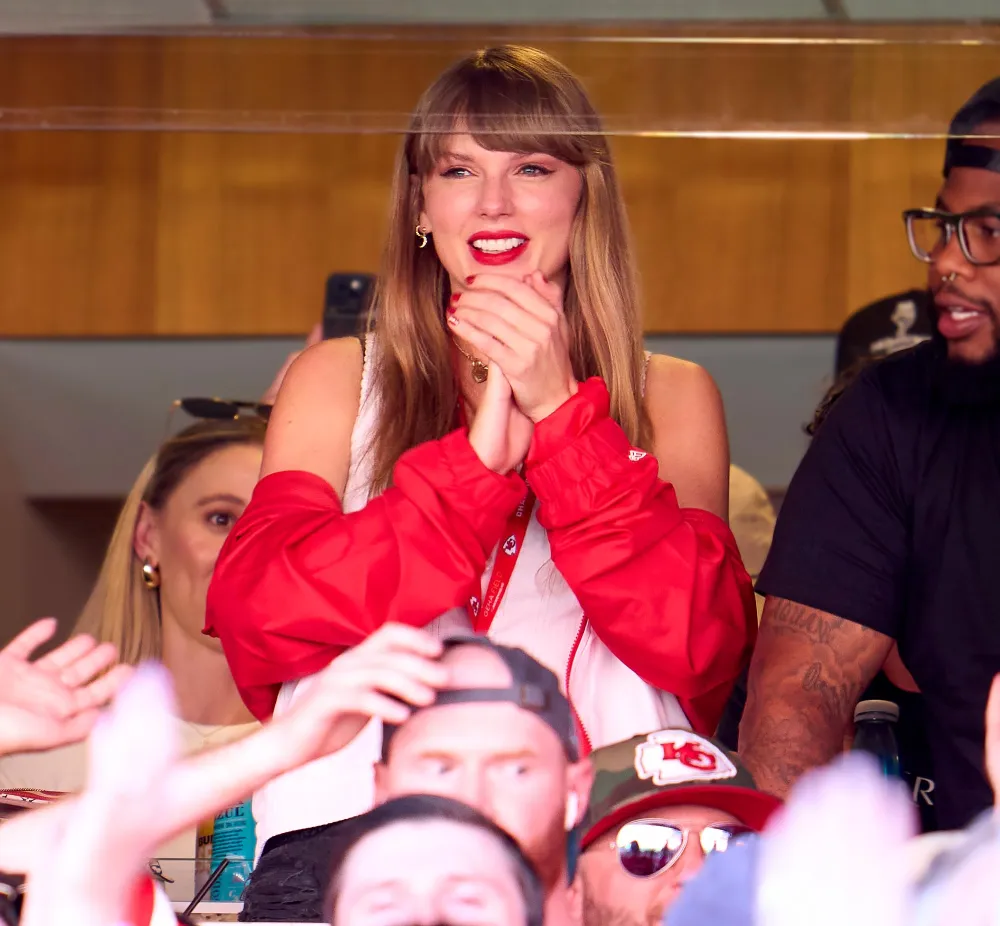 Stadium Worker Says 'Sweetie Pie' Taylor Swift Tipped Her $100 at Chiefs Game