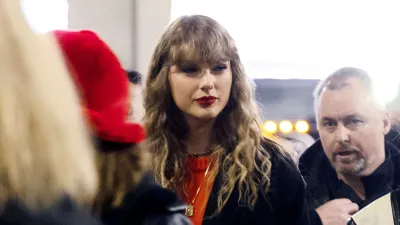 Taylor Swift Heats up Baltimore in a Dark Reputation Esque Look With Natural Curls at Chiefs Game