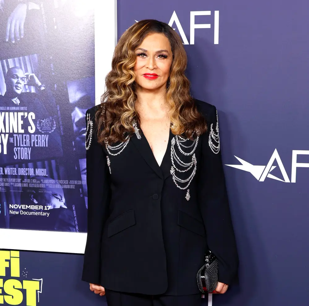 Tina Knowles Serenaded by Destiny s Child for 70th Birthday Celebration feature