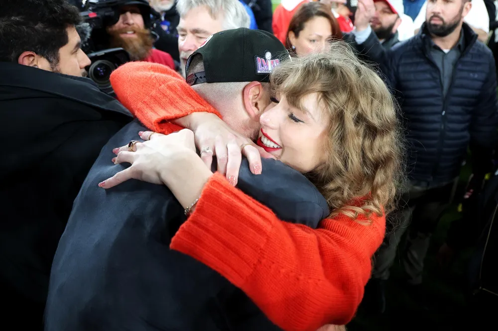 Travis Kelce with Taylor Swift 608