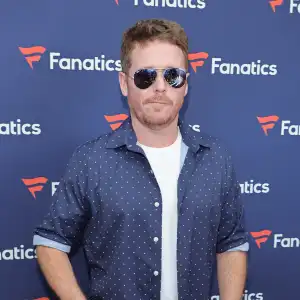 Watch Kevin Connolly Troll Unimpressed Celebrities During the Golden Globes