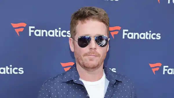 Watch Kevin Connolly Troll Unimpressed Celebrities During the Golden Globes