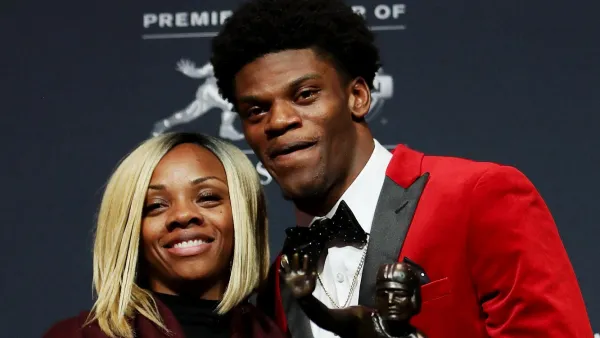 Who Is Felicia Jones 5 Things to Know About Ravens Quarterback Lamar Jackson s Momager 109