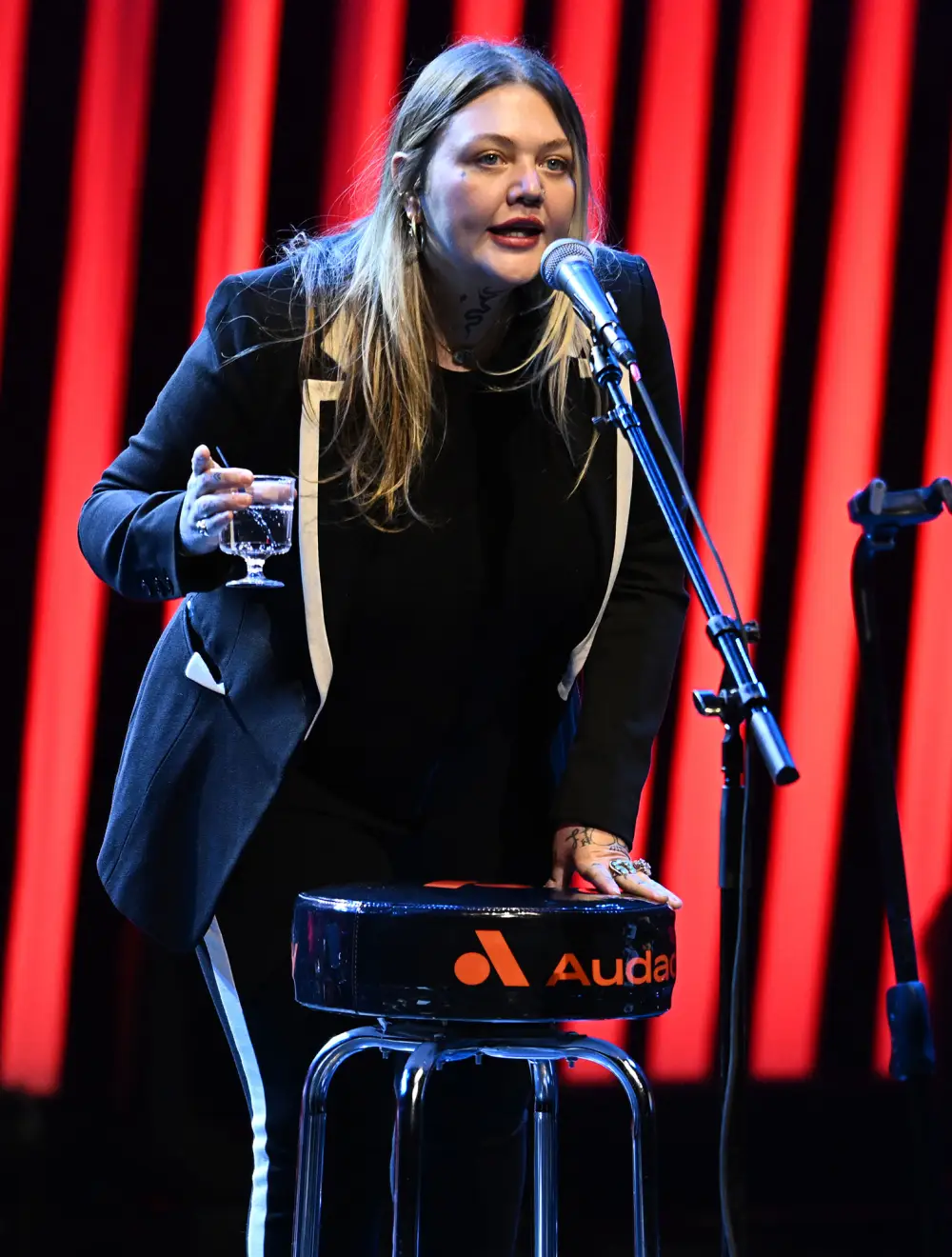 Elle King Says She Was &lsquo;F-king Hammered&rsquo; at Grand Ole Opry, Venue Issues Apology