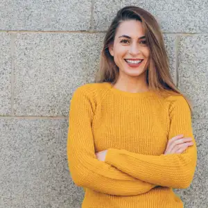 Woman wearing a long sleeve shirt