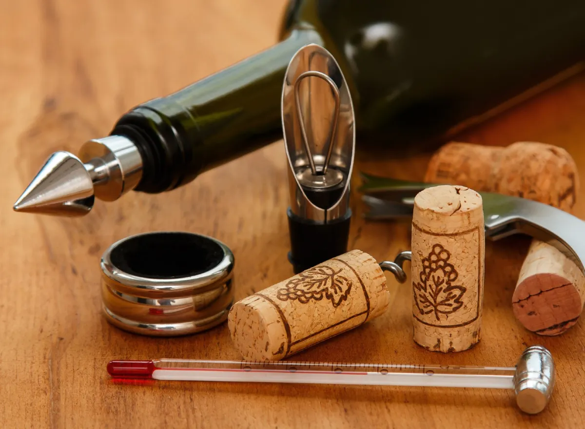 Wine accessories