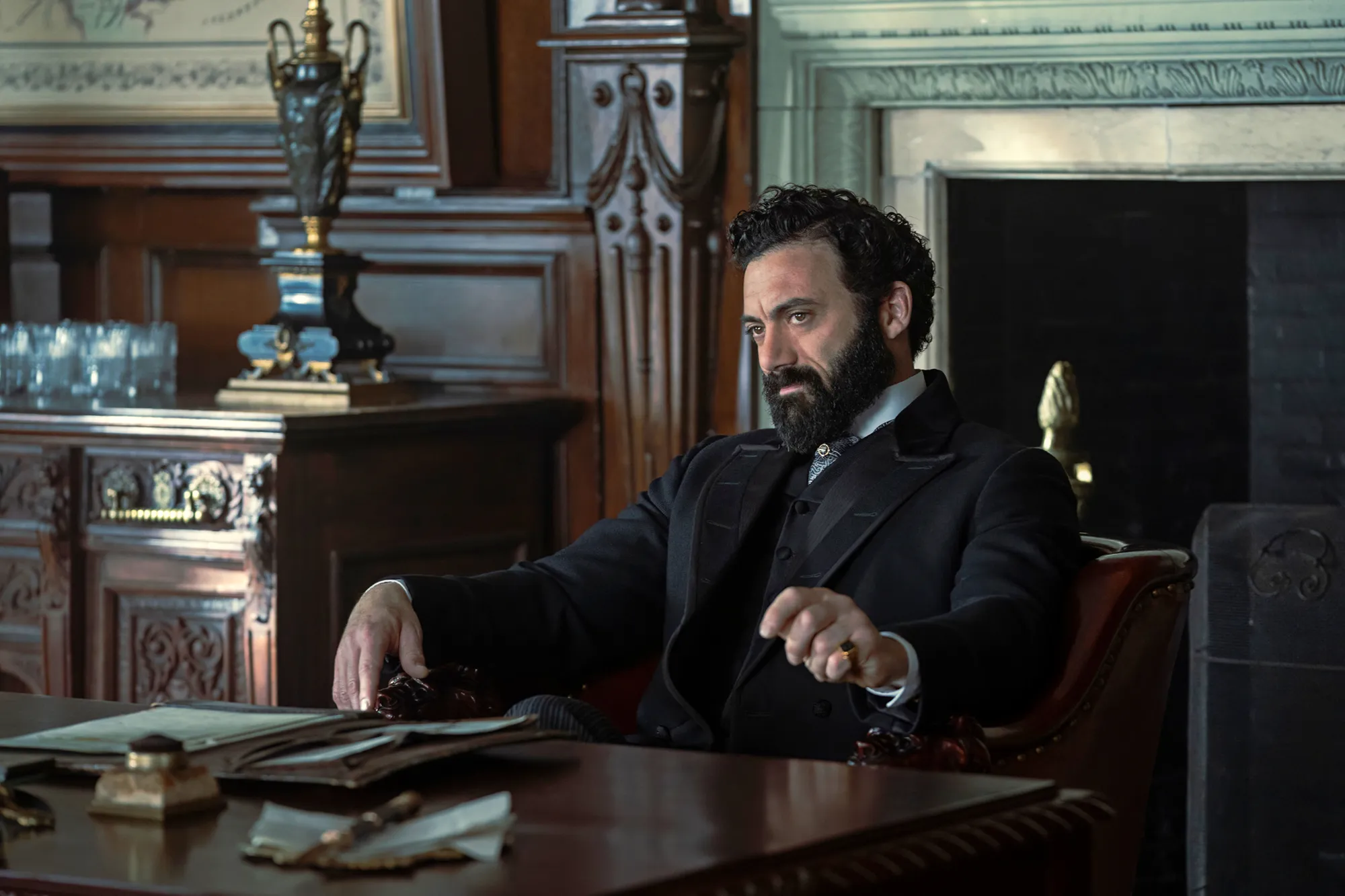 Morgan Spector Reveals Which 'The Gilded Age' Scene He Found to Be 'Quite Moving' and ‘Beautiful' 