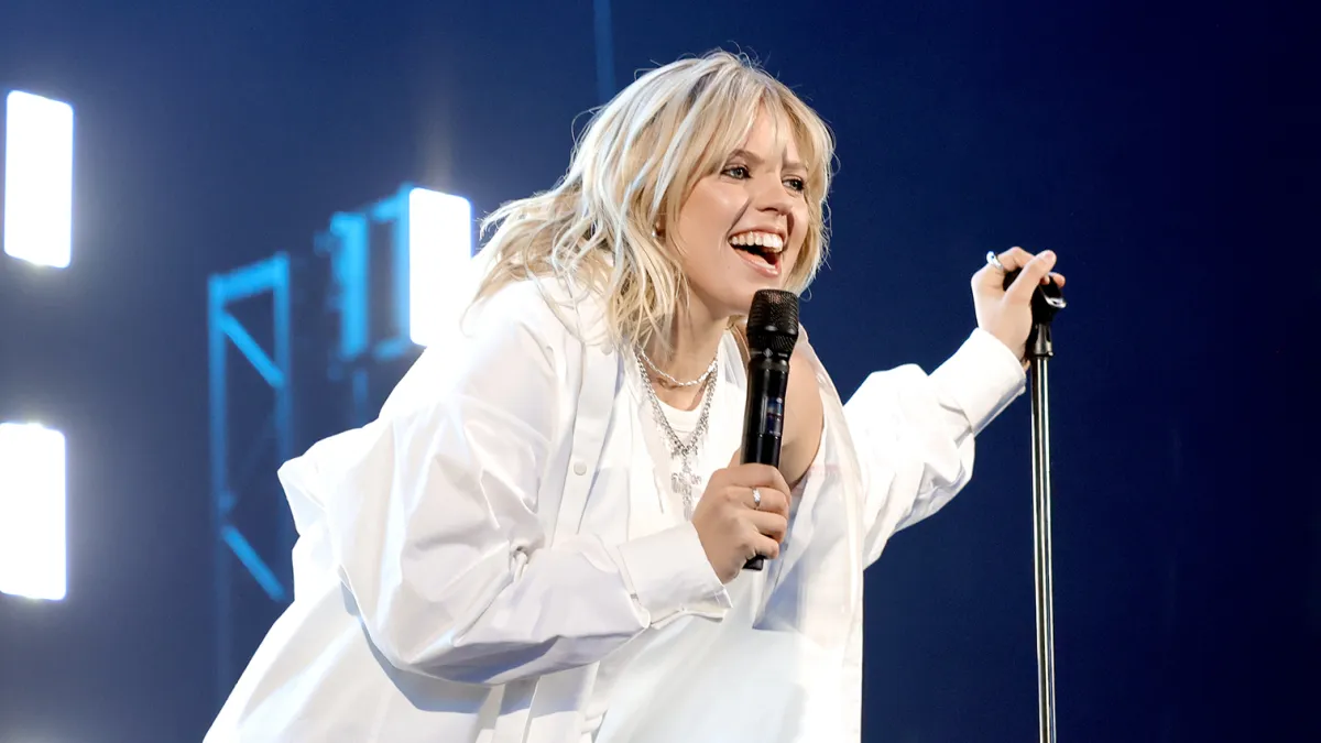 Reneé Rapp onstage during TikTok In The Mix in Mesa, Arizona on December 10, 2023.