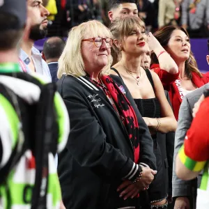 Taylor Swift Kelce Family